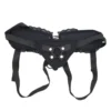 Cinta peniana strapon corset preta com renda, placa e argola