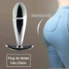 Plug anal de metal polido com base em âncora curvada ao lado de nádegas de jeans