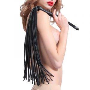Chicote de Couro Genuíno Flogger Longo 68 cm BDSM Chicote