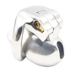 Micro chastity cage de aço polido formato nub vista de frente com a trava