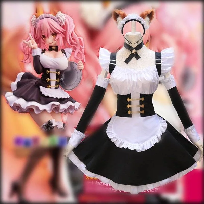 Fantasia de empregada de Fate Grand Order ao lado da arte da personagem Tamamo no Mae