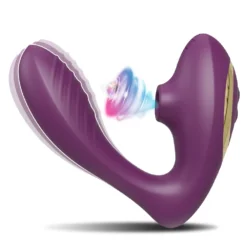 Vibrador sugador de clitóris e ponto G roxo com boca de sucção em funcionamento