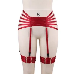 Cinta-liga harness de elástico vermelho vestida no manequim de frente