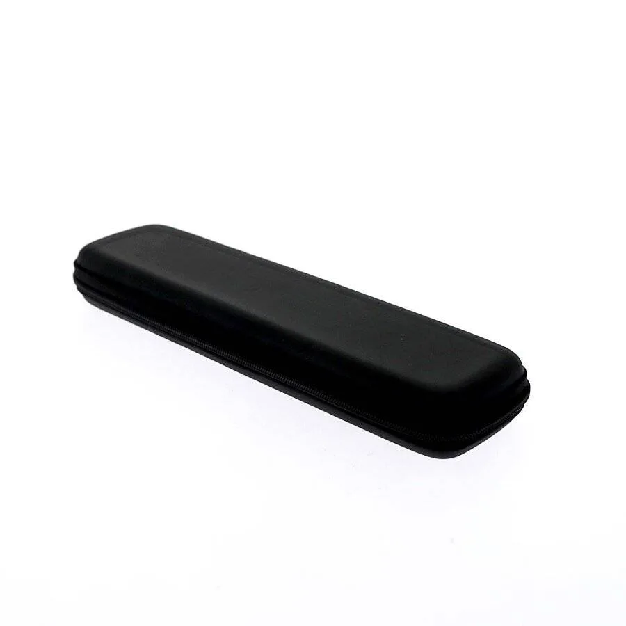 Estojo rígido preto com zíper fechado, discreto para guardar o kit de sondas