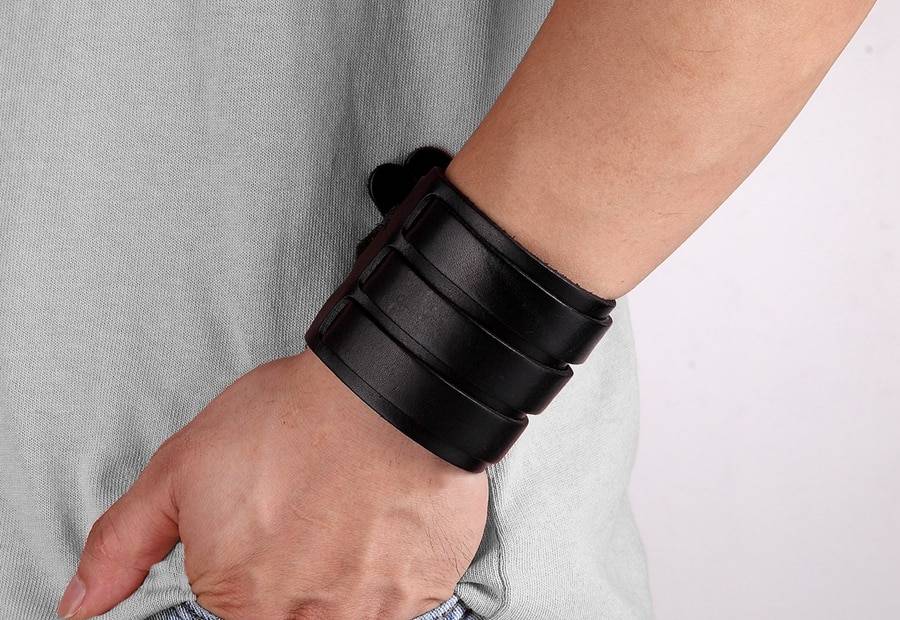 Tyo pulseira de couro genuíno para meninos, pulseira ajustável de couro clássica punk rock preta/marrom com três camadas para relógio