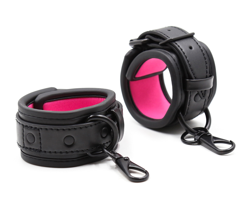 3pcs conjunto de bondage bdsm bdsm colar de couro escravo algemas de sexo polícia anklecuffs brinquedo sexual para mulher casais bondage kit 3pcs conjunto de bondage bdsm bdsm colar de couro escravo algemas de sexo polícia anklecuffs brinquedo sexual para mulher casais bondage kit
