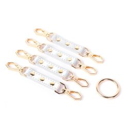 Bdsm brilhante de couro sexy conjunto cama bondage kits restrição algemas colar mordaça máscara de olho brinquedos sexuais para casais adultos BDSM Bondage