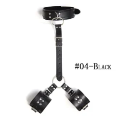 Modelo 04 preto com argola de aço no meio e as algemas abertas em V
