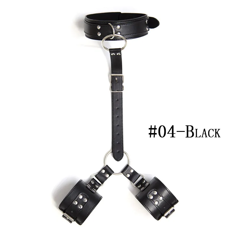Modelo 04 preto com argola de aço no meio e as algemas abertas em V