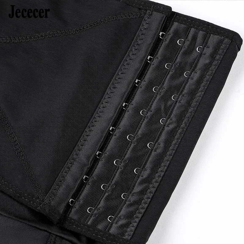 Detalhe dos colchetes da cueca cinta redutora