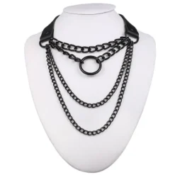 Gargantilha choker punk de couro preto com O-ring e três correntes pretas