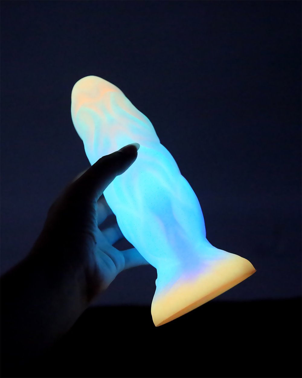Dildo luminoso com ventosa para mulheres, pênis monstro em forma especial, plug anal brilhante, vibrador macio, brinquedos adultos, colorido, novo
