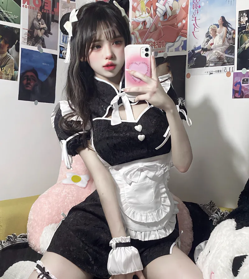 Fantasia de maid chinesa vestida de corpo inteiro com gola alta e laço branco