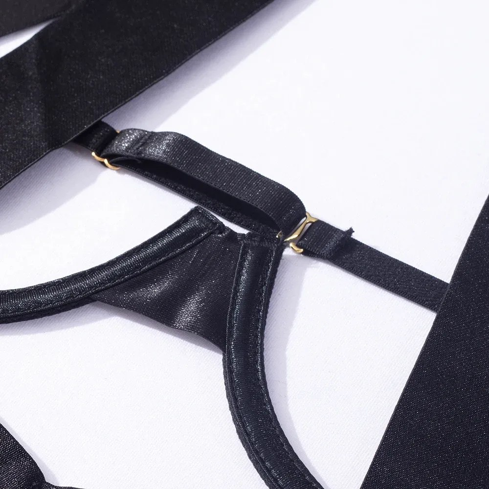 Detalhe do aro e da regulagem no busto do bodysuit bandagem preto