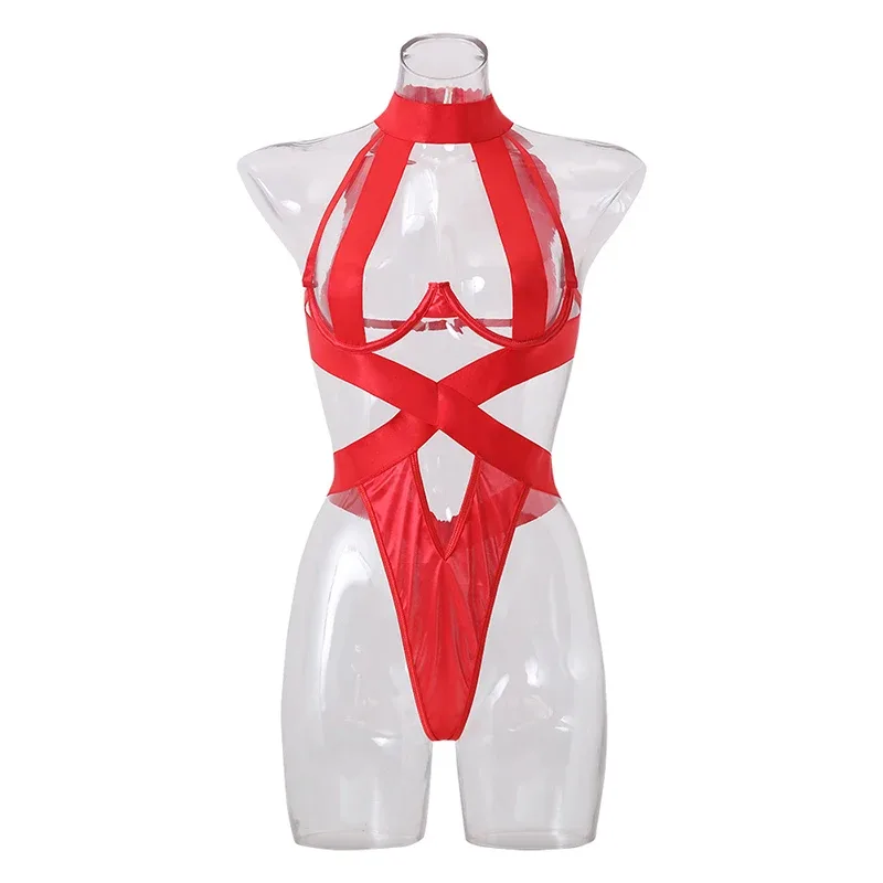 Bodysuit bandagem vermelho no manequim transparente