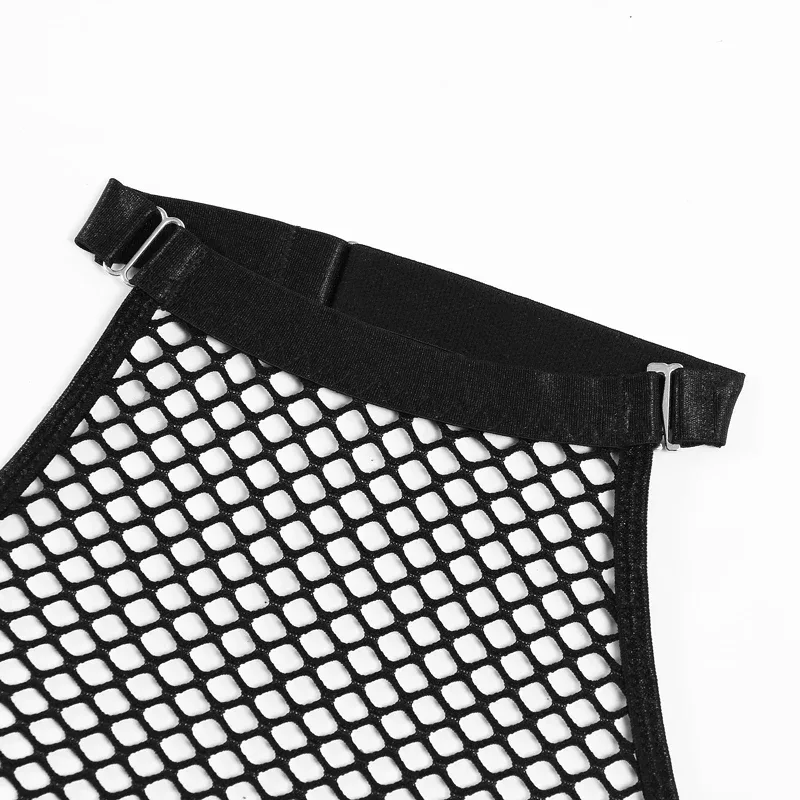 Detalhe da tira de pescoço do bodysuit com fivela deslizante de ajuste