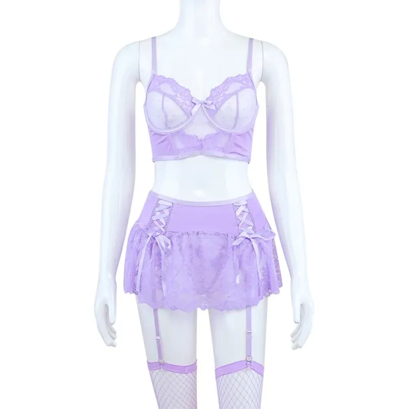 Conjunto de lingerie fada lilás completo vestido em manequim