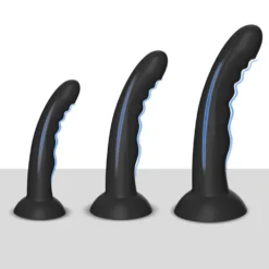 Três dildos de silicone preto com ventosa, curvos e ondulados