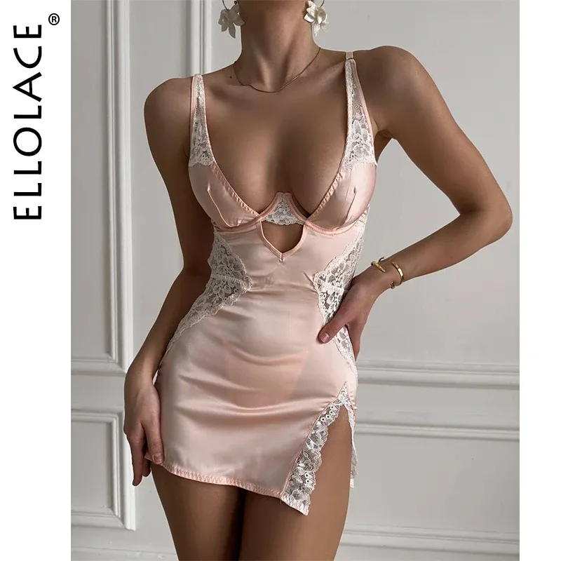 Vestido de cetim sexy Ellolace nude com decote V e renda nas laterais