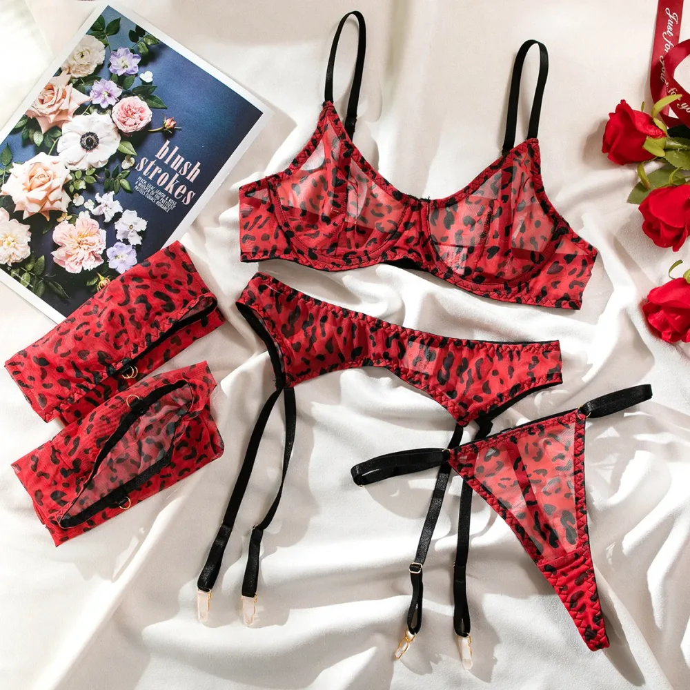 Conjunto de lingerie estampado vermelho com cinta-liga, meias e luvas