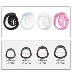 Gaiola de castidade flat Lacre nas cores preta, transparente, branca e rosa, com anéis de 38, 42, 48 e 52 mm