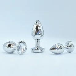 Diamond butt plug de aço nos tamanhos S, M e L