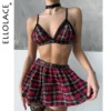 Conjunto xadrez vermelho e preto com bralette, mini saia e coleira, fivela de coração dourada