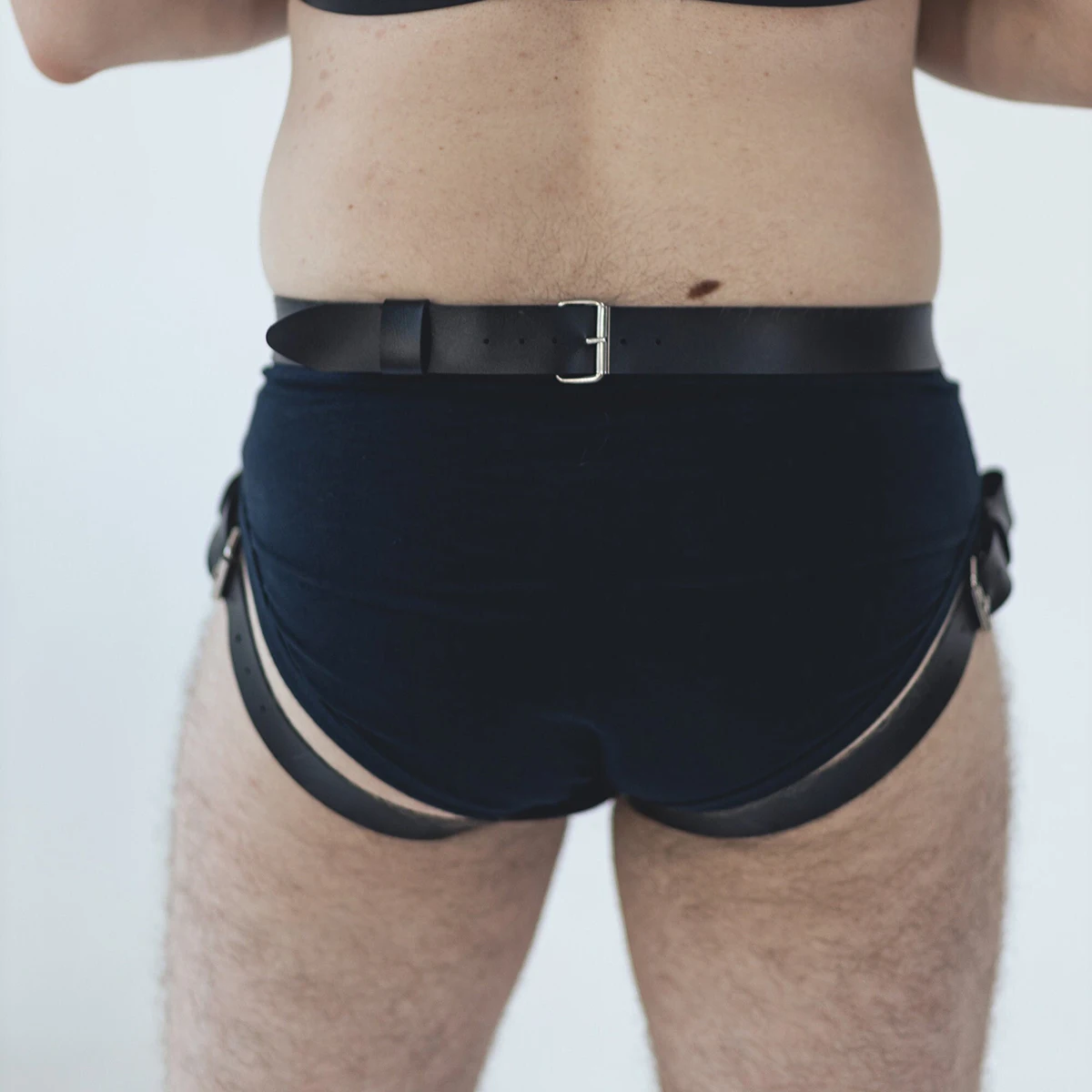 Cinta Strapon Harness Ajustável Couro Sintético Argola O-Ring - Imagem 3