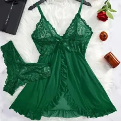 Conjunto de camisola de renda floral verde em tule com calcinha fio dental de renda