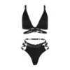 Conjunto de lingerie strappy preto com sutiã triângulo, faixa dupla cruzada e O-ring metálico
