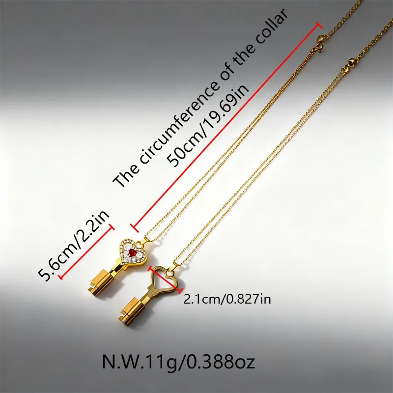 Medidas do colar chave de castidade: pingente de 5,6 cm por 2,1 cm e corrente de 50 cm