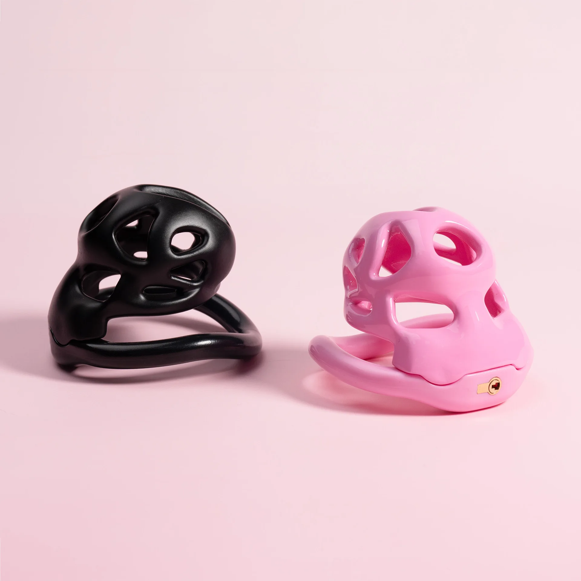 Hollow Breathable Chastity Lock Cock Cage with 4 Rings Chastity Belt BDSM Bondage Adult Sex Toys Man Restraint Device Love Key Hollow Breathable Chastity Lock Cock Cage with 4 Rings Chastity Belt BDSM Bondage Adult Sex Toys Man Restraint Device Love Key