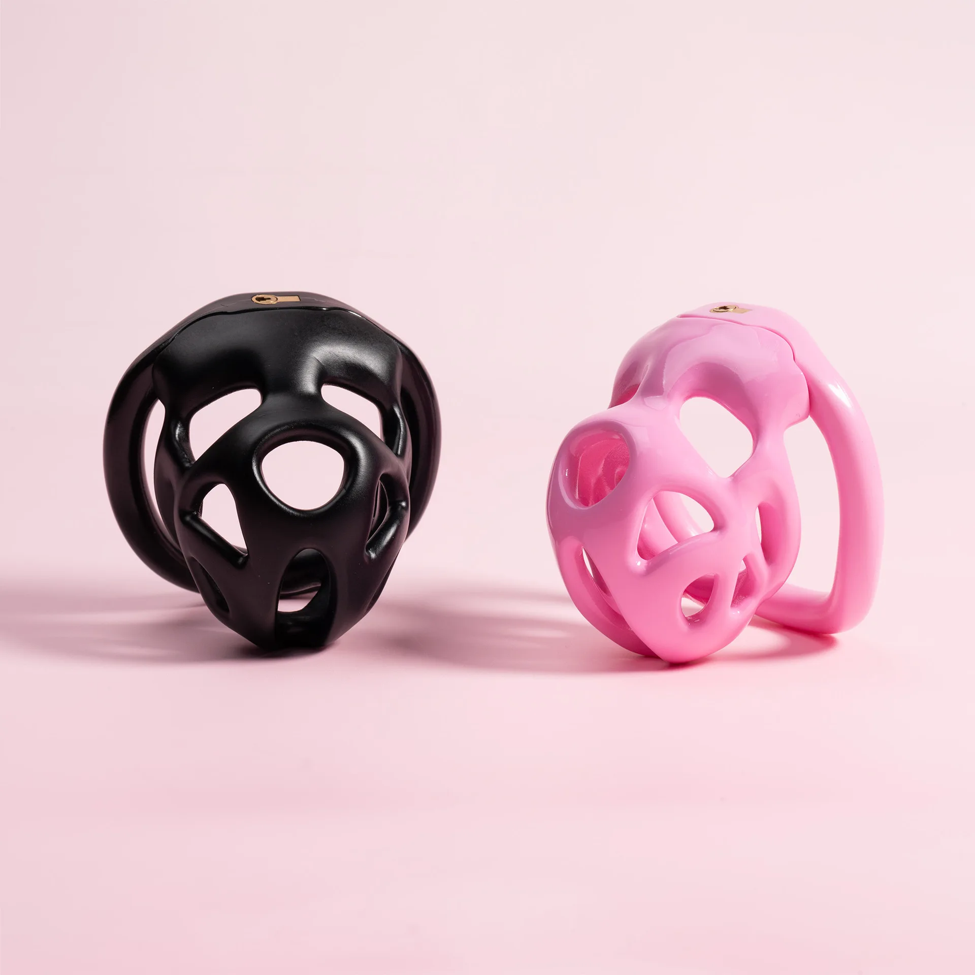 Hollow Breathable Chastity Lock Cock Cage with 4 Rings Chastity Belt BDSM Bondage Adult Sex Toys Man Restraint Device Love Key Hollow Breathable Chastity Lock Cock Cage with 4 Rings Chastity Belt BDSM Bondage Adult Sex Toys Man Restraint Device Love Key