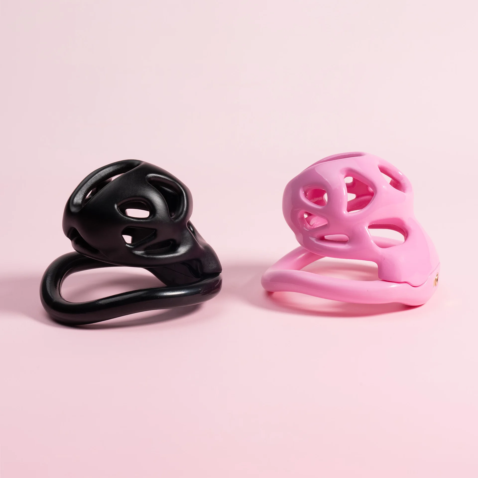 Hollow Breathable Chastity Lock Cock Cage with 4 Rings Chastity Belt BDSM Bondage Adult Sex Toys Man Restraint Device Love Key Hollow Breathable Chastity Lock Cock Cage with 4 Rings Chastity Belt BDSM Bondage Adult Sex Toys Man Restraint Device Love Key