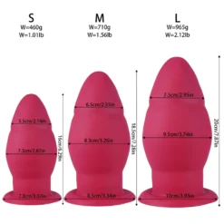 Medidas do plug anal gigante Red Titan: P 16 cm x 7,3 cm, M 18,5 cm x 8,3 cm, G 20 cm x 9,5 cm