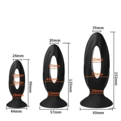 Medidas do plug anal vazado Void: P 9,9 x 3,5 cm, M 12,5 x 4,5 cm, G 15,2 x 5,5 cm