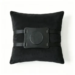 Suporte de dildo hands free preto preso numa almofada